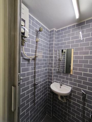 Iris Apartment (Taman Desa) 1