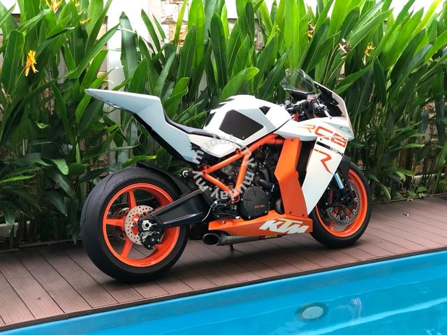 ktm rc8r