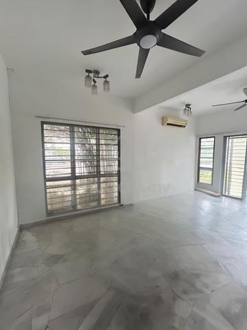 Putra Heights End lot house for rent 1