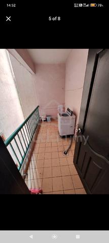 Marina court room for rent 4