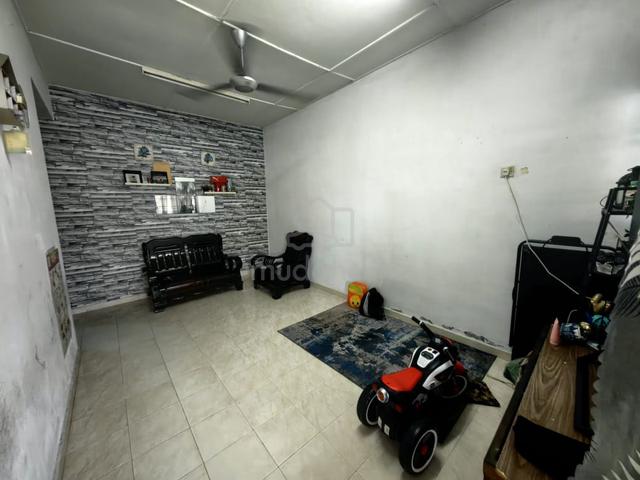 Jalan Mangga 14, Kota Masai 1