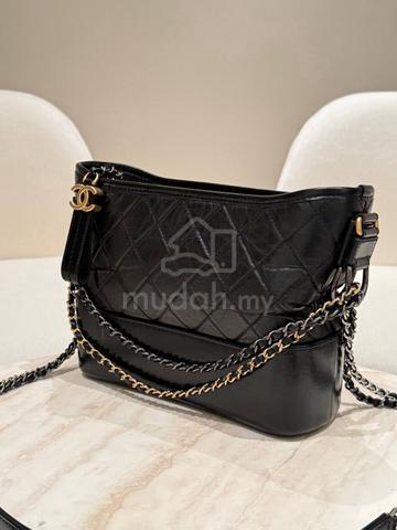 Chanel Large Chevron Gabrielle Black Hobo Bag - photo 3 of 4