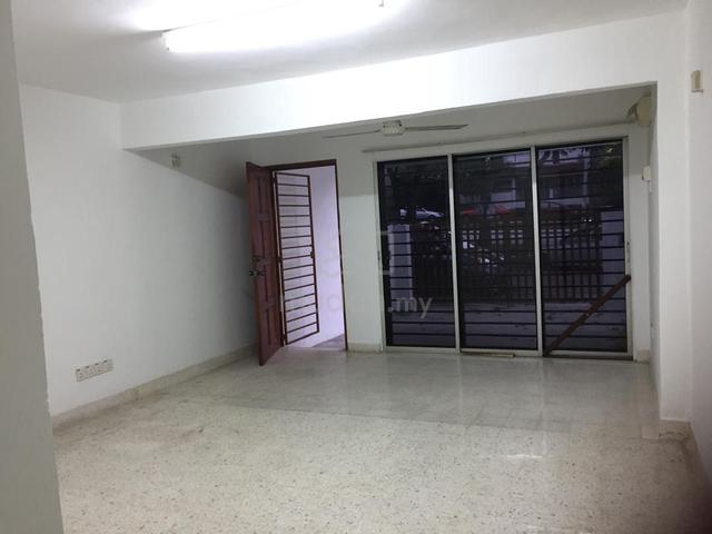 Facing Opon View, Reno 4 bedrom 3 Bath 2sty House Taman Putra, Ampang 1