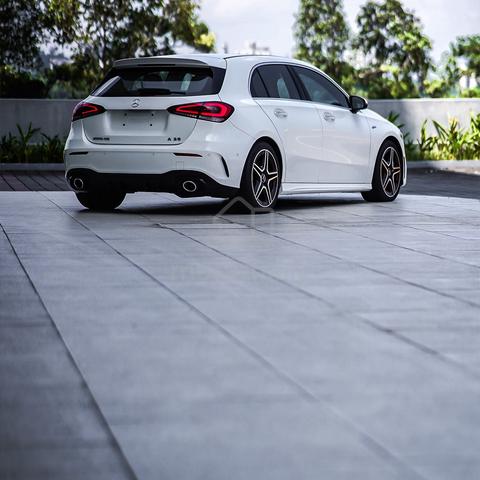 CLEARANCE SALE !! 2019 Mercedes Benz A35 2.0 AMG - 4