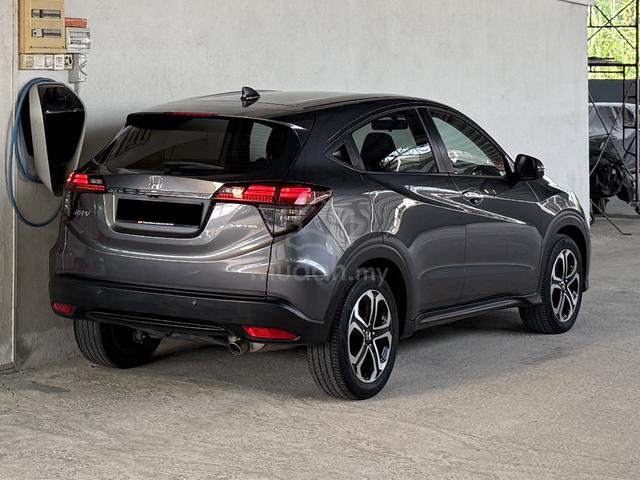 Honda HR-V 1.8 V Facelift (A) Full Spec Full Serv - 2
