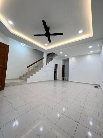 Nice Unit 2 Storey Bandar Puteri Klang with 2 Unit Air Cond Renovated 1