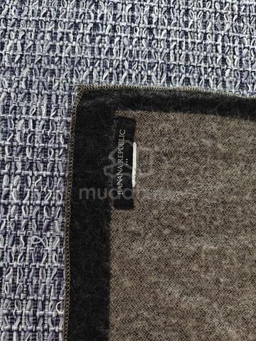 Banana republic dual color warm scarf - photo 6 of 6