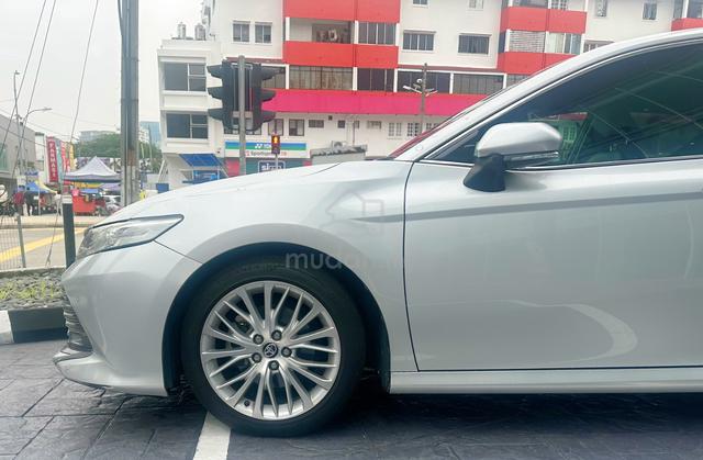 2020 Toyota CAMRY 2.5 V Silver metallic - 3