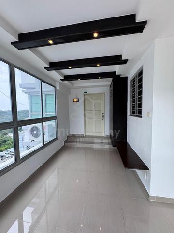 University Place (Plaza Ivory) 1