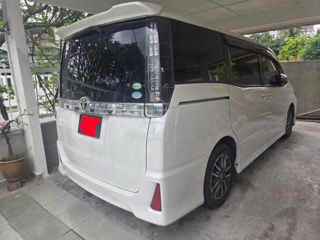 2014 Toyota VOXY 2.0 ZS (A) - 2