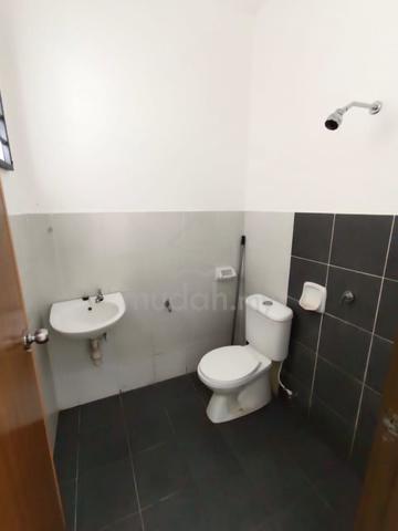Bandar Cemerlang Town House  1st Floor 5