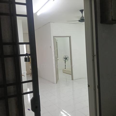 Sri Ivory (Sri Ivori) Apartment 1
