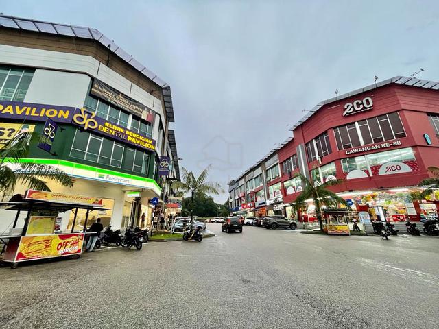 Taman Universiti 3 Storey Shop For Rent 1