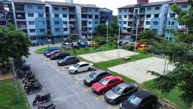 Flat PKNS Seksyen 18 Shah Alam 1