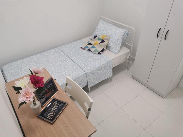 Female aircond room  1