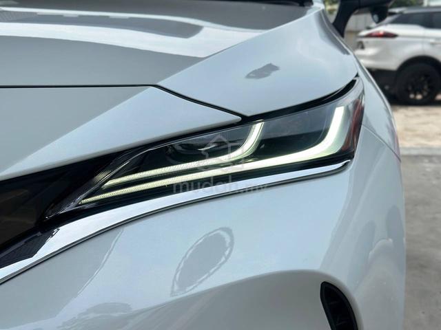 Toyota Harrier G *Grade 4.5 / Black Interior* - 3