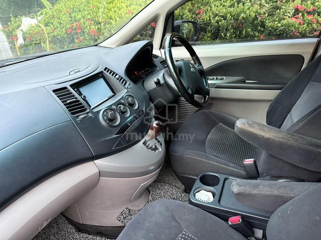 2009 Mitsubishi GRANDIS 2.4 FACELIFT (A) - 3