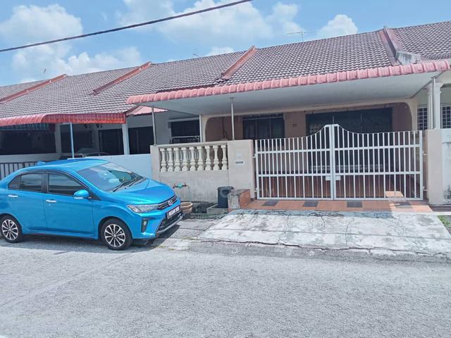Single Storey Terraced House for rent in Taman Pertama (First Garden) 1