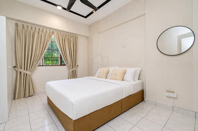 Master Bedroom Pelangi Damansara 1