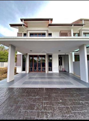 2 Storey House Dengkil | 30 x100 5R4B 2800sqft 1