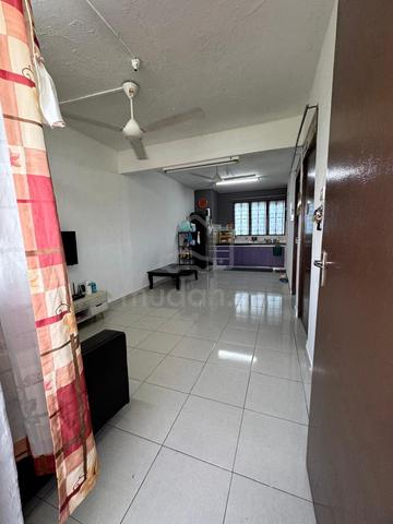 Flat Taman Ungku Tun Aminah 1