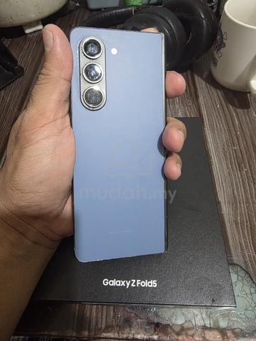 samsung galaxy z fold 5 - photo 4 of 6