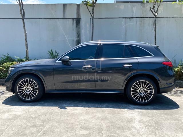 Mileage-5k Mercedes Benz GLC300 2.0 AMG 4Matic - 5