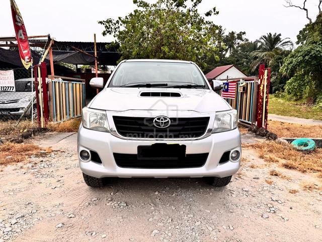2013 Toyota HILUX 2.5 Double Cab At - 2