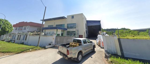 1.5 Storey Corner Semi-D Cluster Factory for Sale at Beranang 1