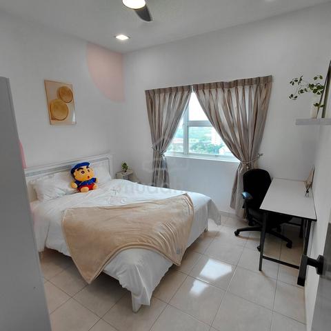 Medium Room For Rent Walk 9min to LRT Station to Kelana Jaya Petaling 1