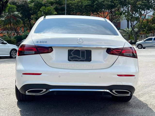 2022 Mercedes Benz E-200 Sedan AMG Line (JAPAN) - 3