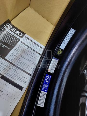 rim 18x9.5JJ RAYS 57CR JAPAN GR YARIS FK7 FL1 - photo 4 of 6