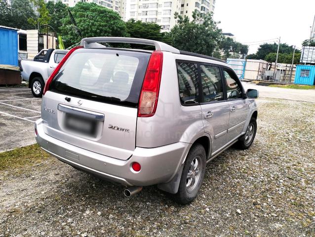 Nissan X-TRAIL 2.0 (A) 11 / 2013 One Owner - 4