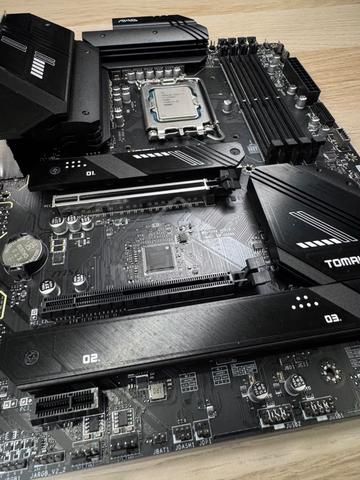 Intel i7-13700KF + MSI MAG B760 Tomahawk WiFi ATX - photo 3 of 3