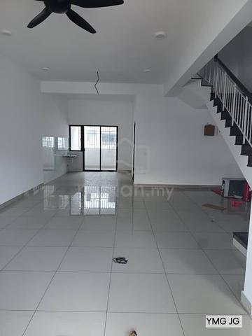 For Rent Bandar Bukit Raja Double Storey Terraced House partial furnis 1