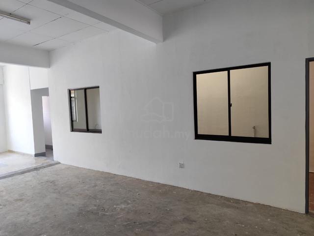 Ulu Tiram Beladau Shoplot for Rent (Puteri Mart) 1
