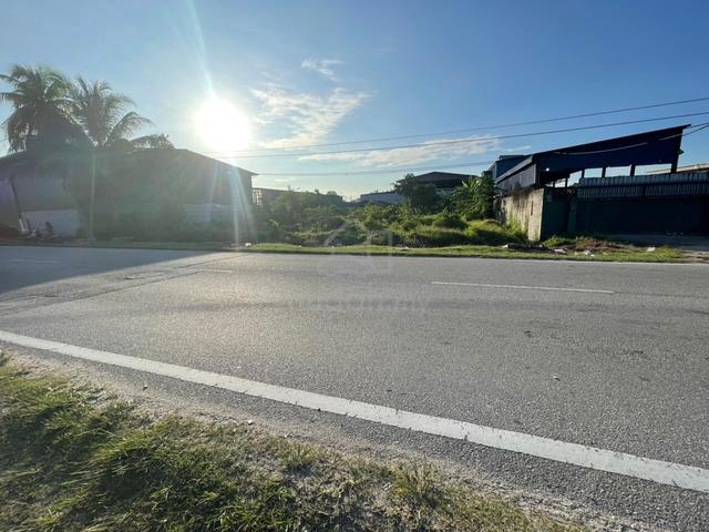 Kapar,0.1 industrial land to let, beside tar road near Kapar town. 1