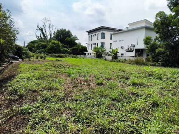 Best Buy ⭐ bungalow land Taman Bukit Meringin Kajang, Country Heights 1