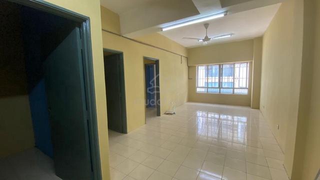 Dataran Otomobil Apartment 1