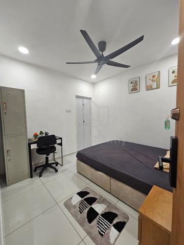 Room for Rent Kulai Senai Johor Fully furnished Male Female Couple 1