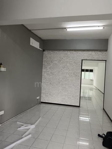 Superfield Plaza office space for rent near Jelutong 1