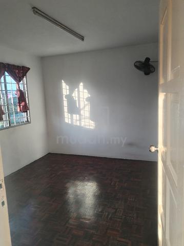 medium room 1