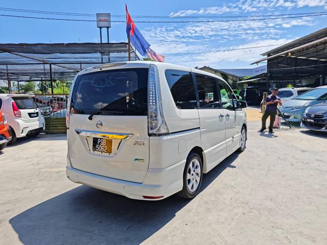 2013 Nissan SERENA FULL SPEC 2.0 (AUTO) - 3