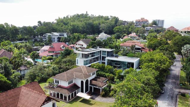 Prime 17K sqft land bungalow jalan Permata seksyen 7 shah alam 1