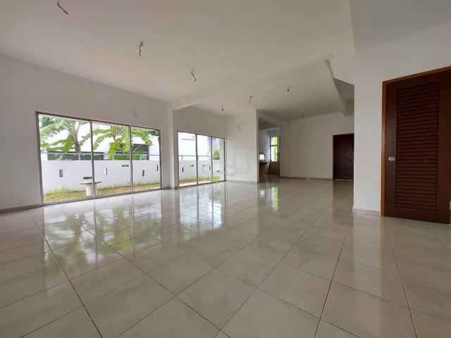 END LOT FREEHOLD Double Storey House Serene Heights Bangi 1