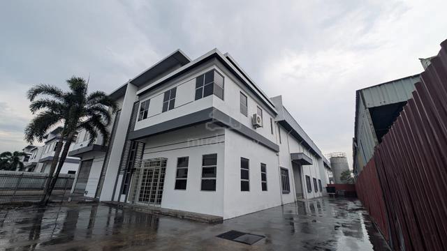 Newly Repainted, Well Condition @ Jln Desa Tropika, Desa Cemerlang 1