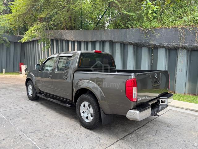 Nissan NAVARA 2.5 LE (A) 4x4 Grey - 3