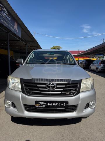 2012 Toyota HILUX 2.5 G (A) - 1