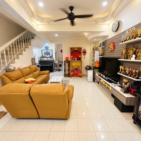 PU 8 Puchong Utama 2 Sty Freehold 4R3B Wet & Dry Kitchen For Sale 1