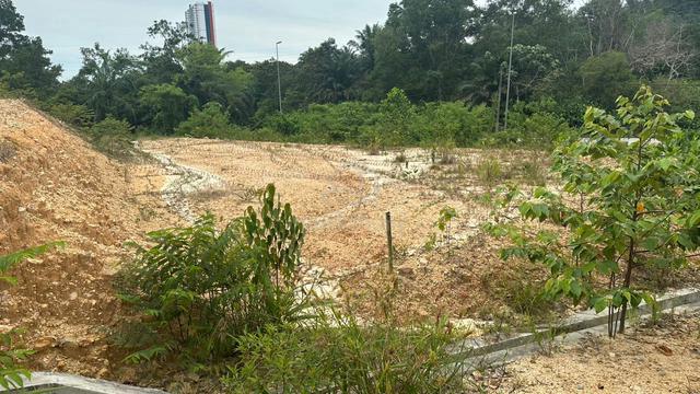 TEPI JALAN TANAH RATA Lot Individu Jenderam Hulu, Selangor 5